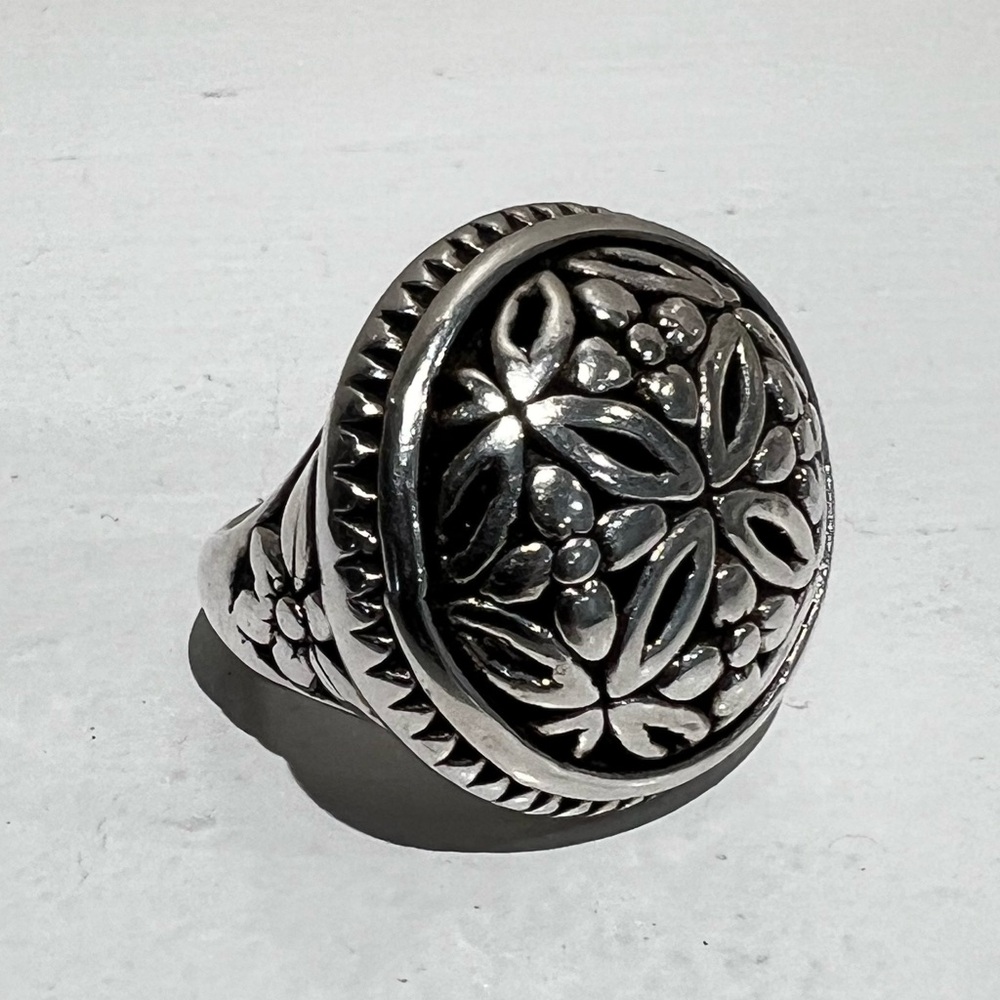 Hand made  Sterling Silver Floral Ring size 7.5